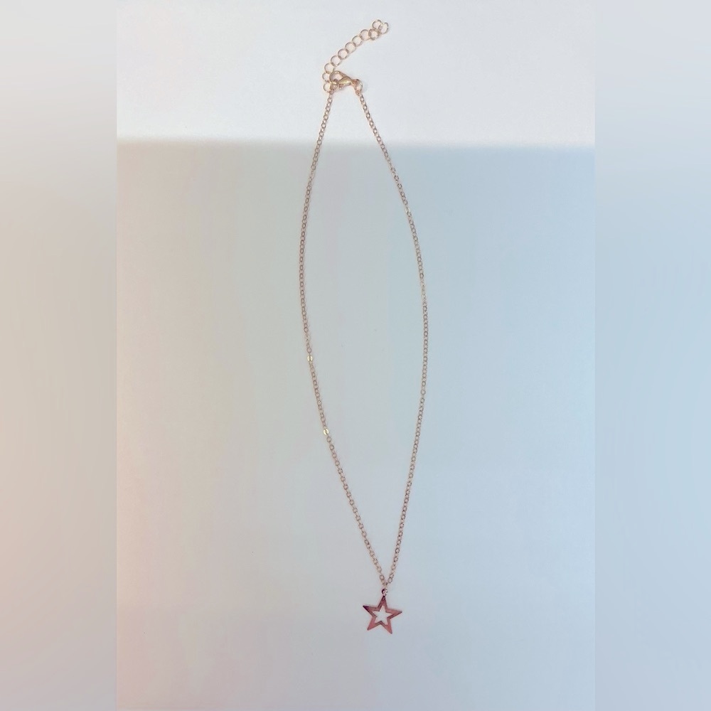 Elegant Gold Star Necklace